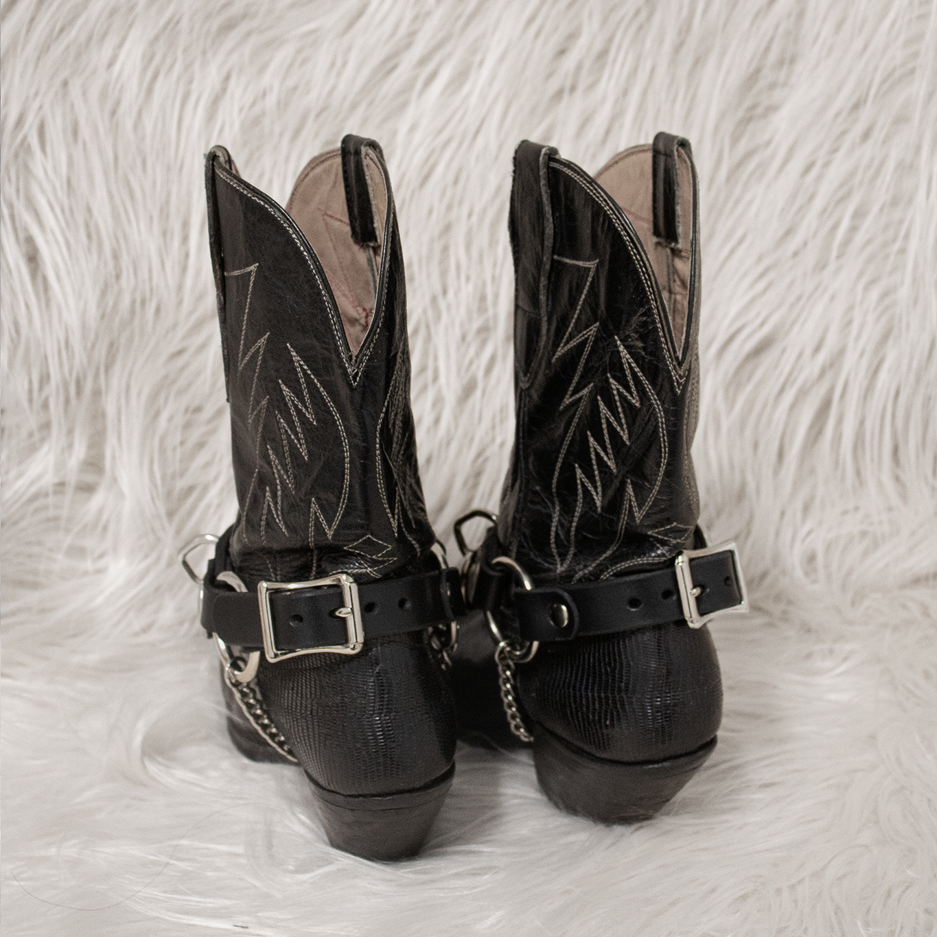 EXXQUISITE CORPSE BOOTSTRAPS