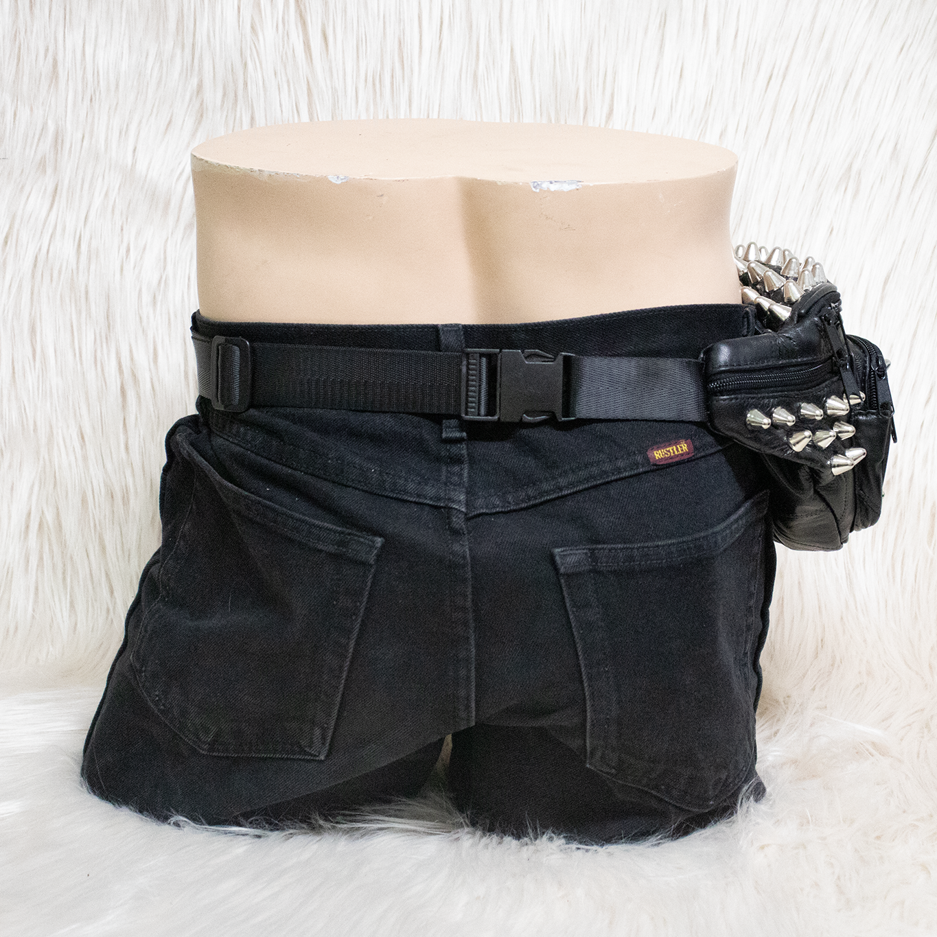 UK 77 STUD AND HEART CONCHO FANNY PACK