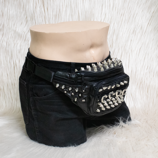 UK 77 STUD AND HEART CONCHO FANNY PACK