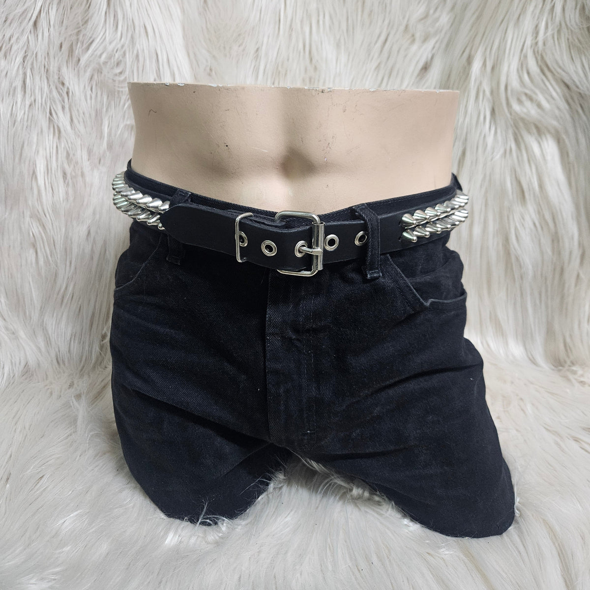 UK 77 TWO-ROW STUDDED BELT