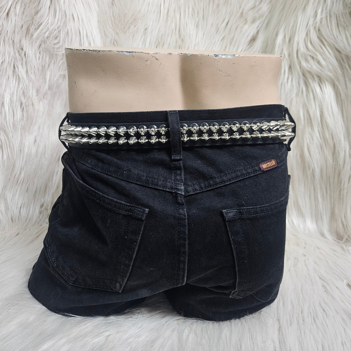 UK 77 TWO-ROW STUDDED BELT