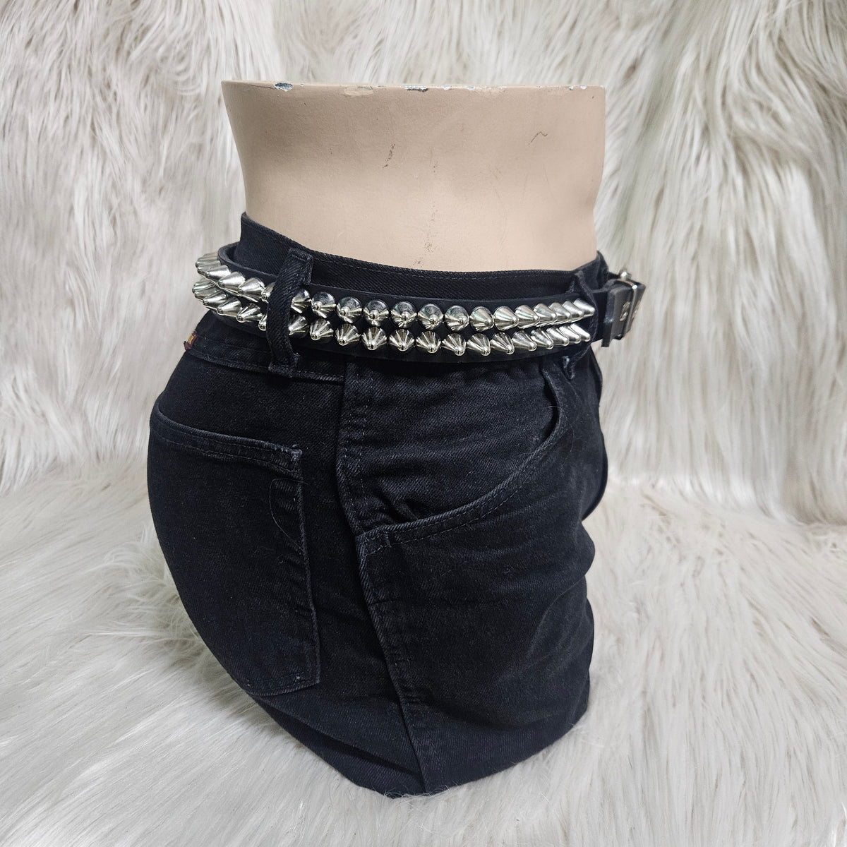 UK 77 TWO-ROW STUDDED BELT